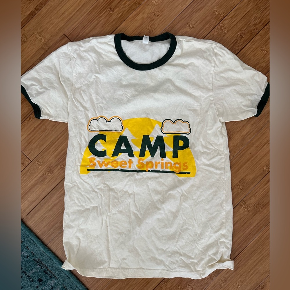 Women’s graphic t shirt